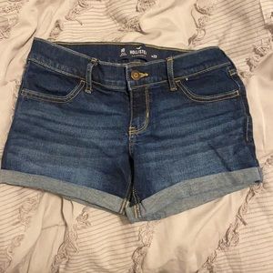 00 Hollister Jean Shorts
